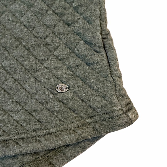 Legendary Whitetails Quilted Pullover Jacket – Olive Green Plaid Trim (Size M) - Picture 4 of 6